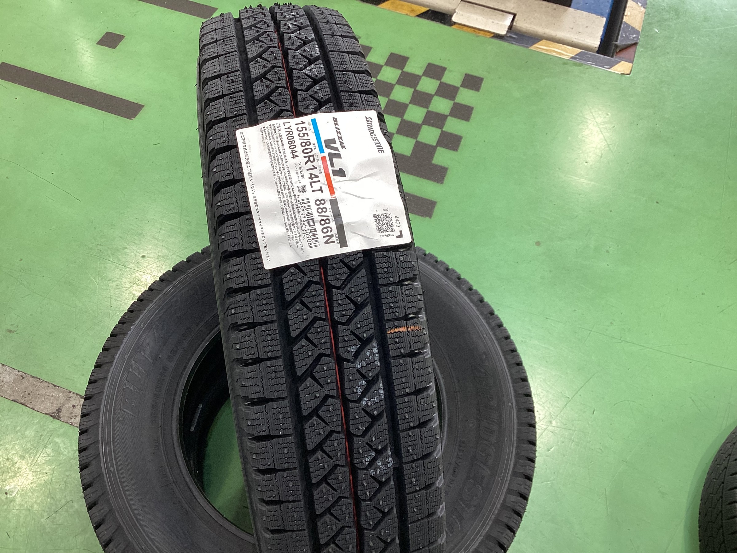 商用車のスタッドレスタイヤもありますよ！ブリヂストン【BLIZZAK VL1