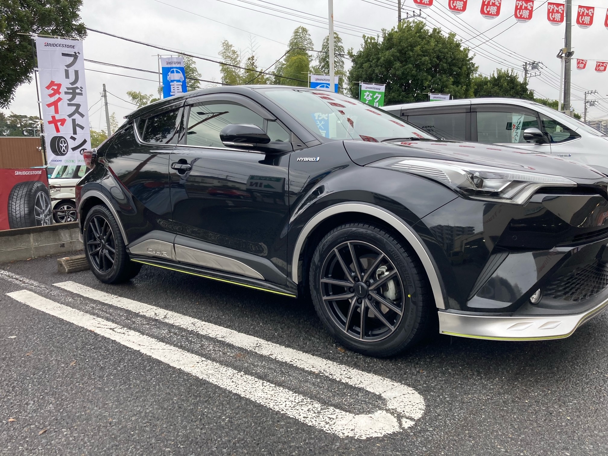 トヨタ C-HR 】スタッドレスタイヤ・ホイールセット取付 | 店舗お