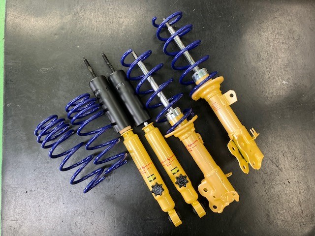 ワゴンR スティングレー【 KYB ローファースポーツキット 】装着