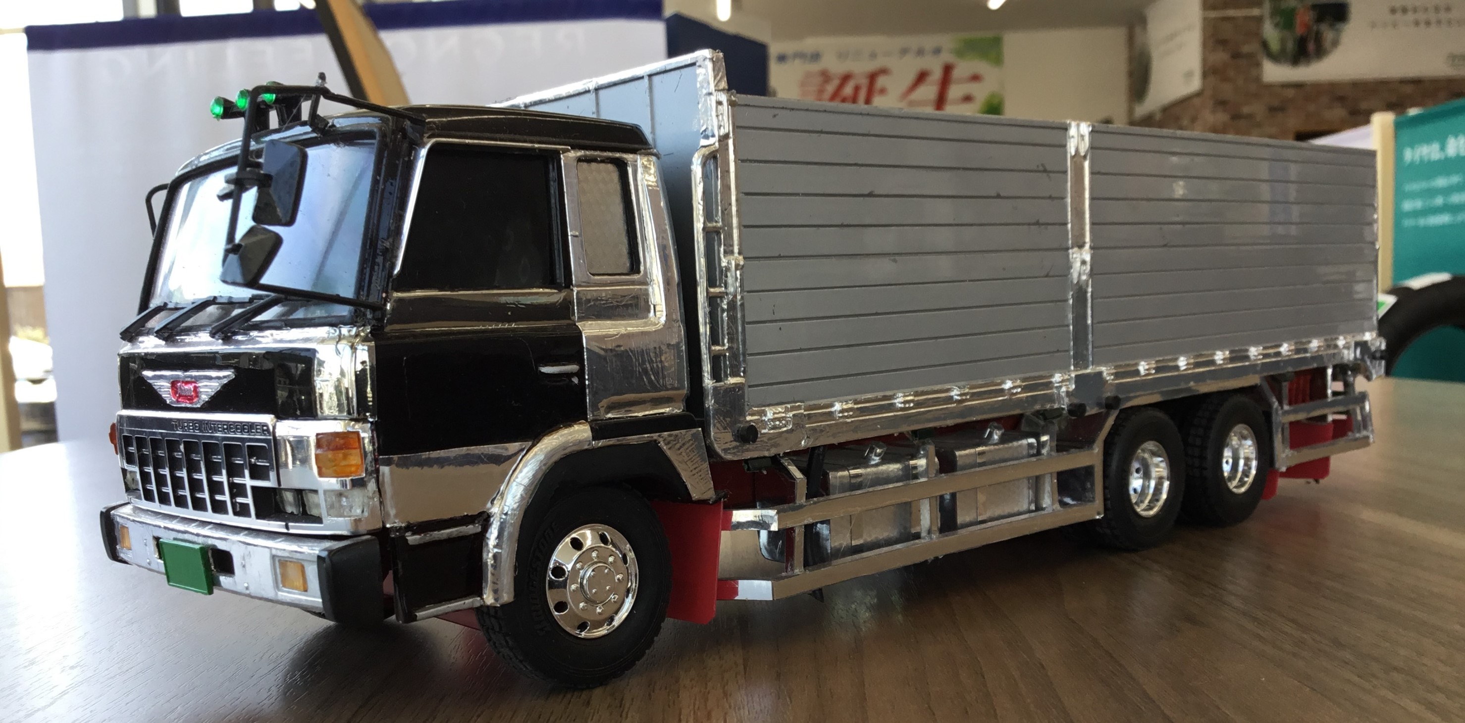 日野スーパードルフィンのプラモデル( ಠωಠ) | 店舗おススメ情報