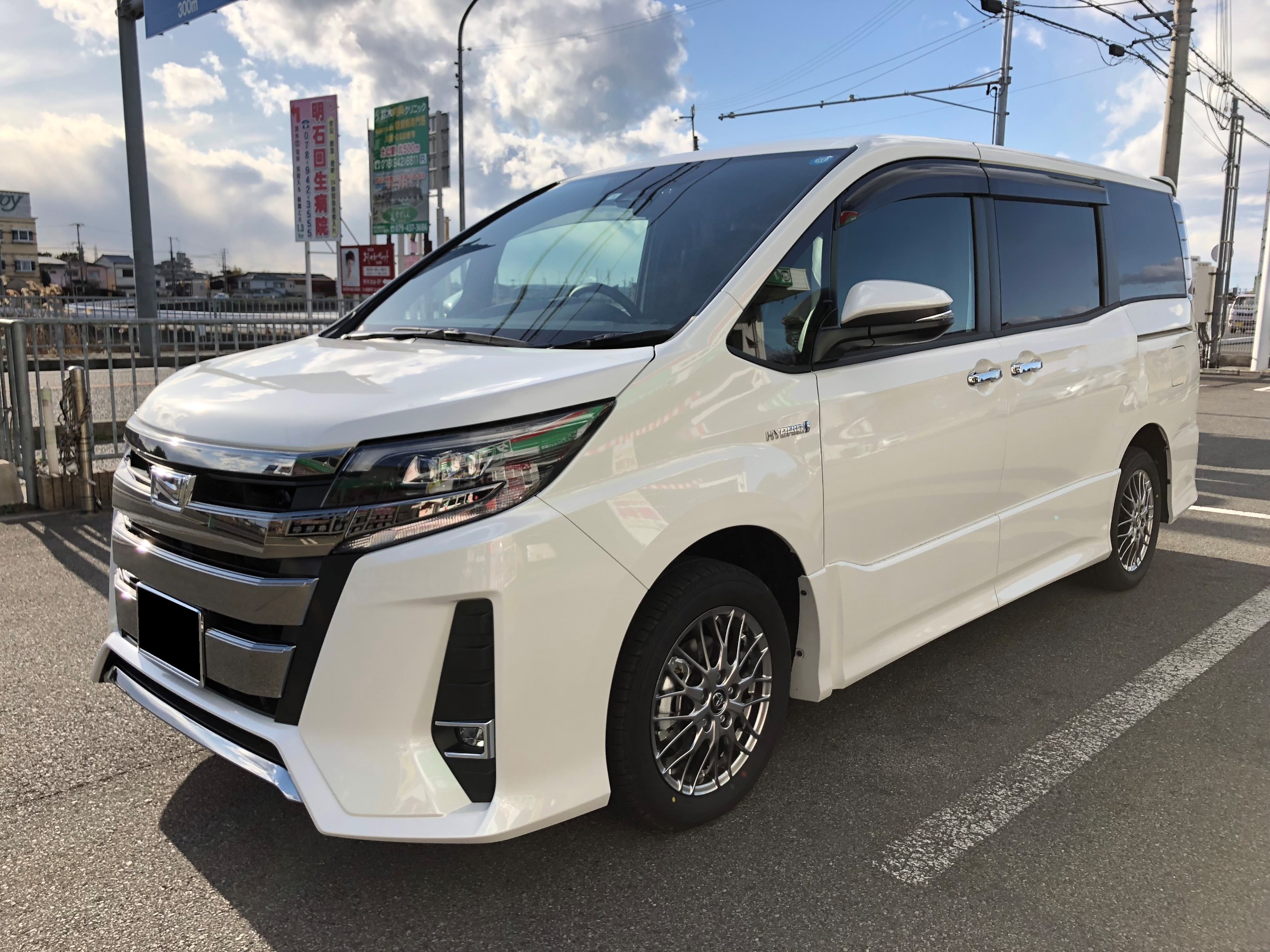 NOAH ノアハイブリッド（ZWR80G） アルパインBIGX11インチ装着