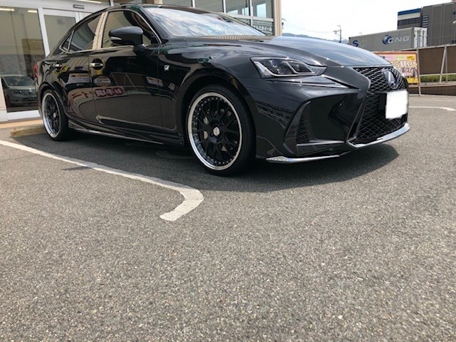 レクサスIS300h FスポーツにTWS Exlate 107M 19インチ取り付け