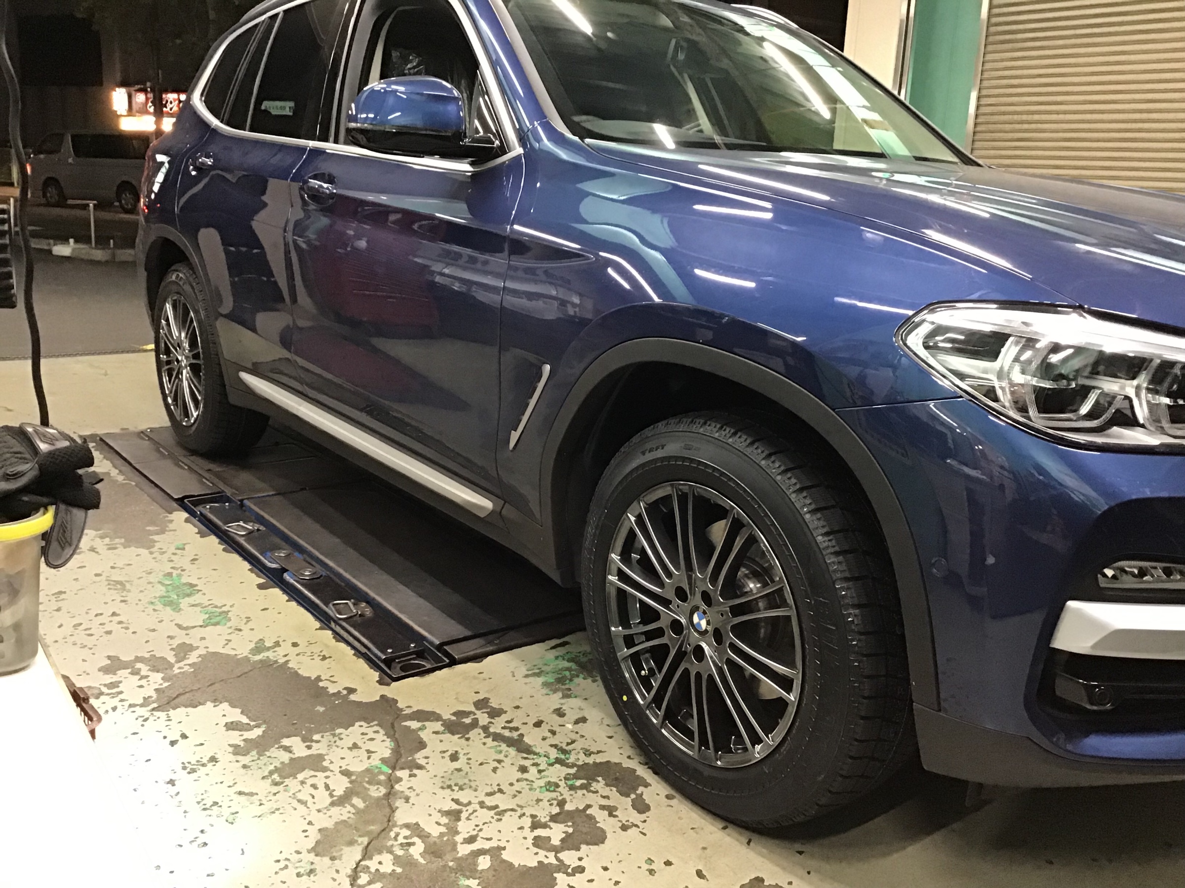BMW X3 スタッドレスセット | 店舗おススメ情報 | タイヤ館 目白（東京都）