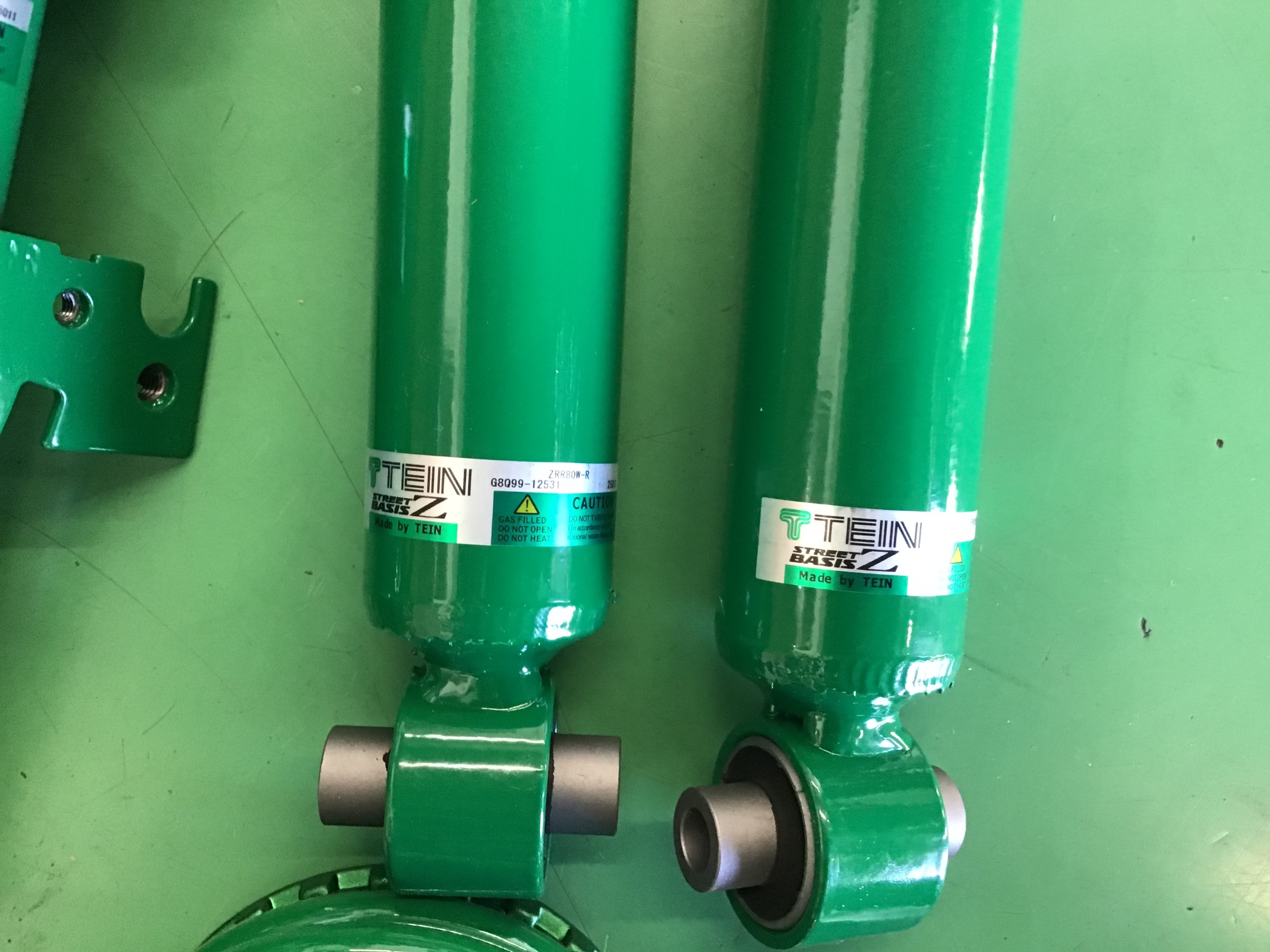 トヨタ VOXY『ZZR80W』TEIN車高調 STREET BASIS Z 取付 | 店舗おススメ