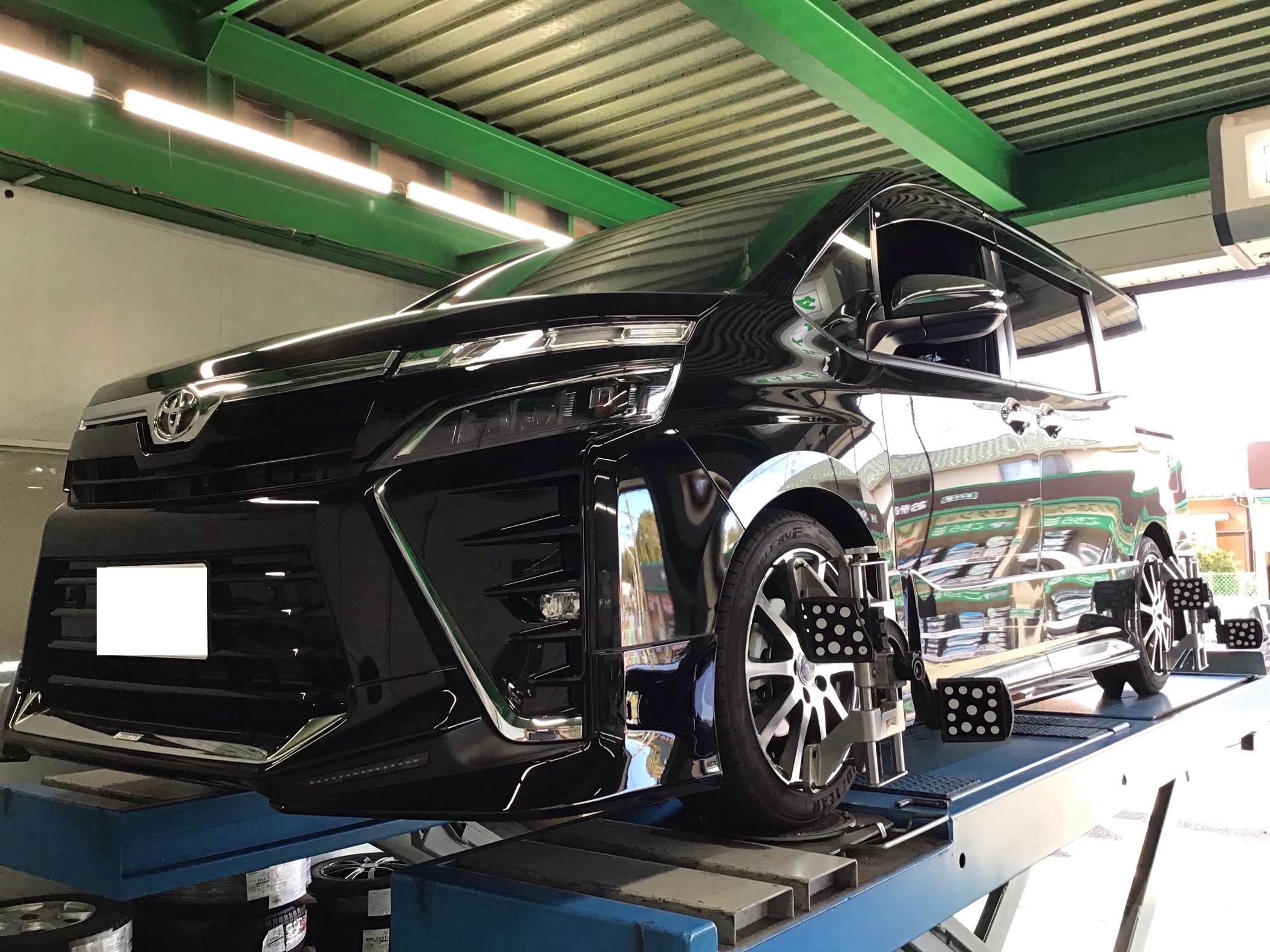 トヨタ VOXY『ZZR80W』TEIN車高調 STREET BASIS Z 取付 | 店舗おススメ