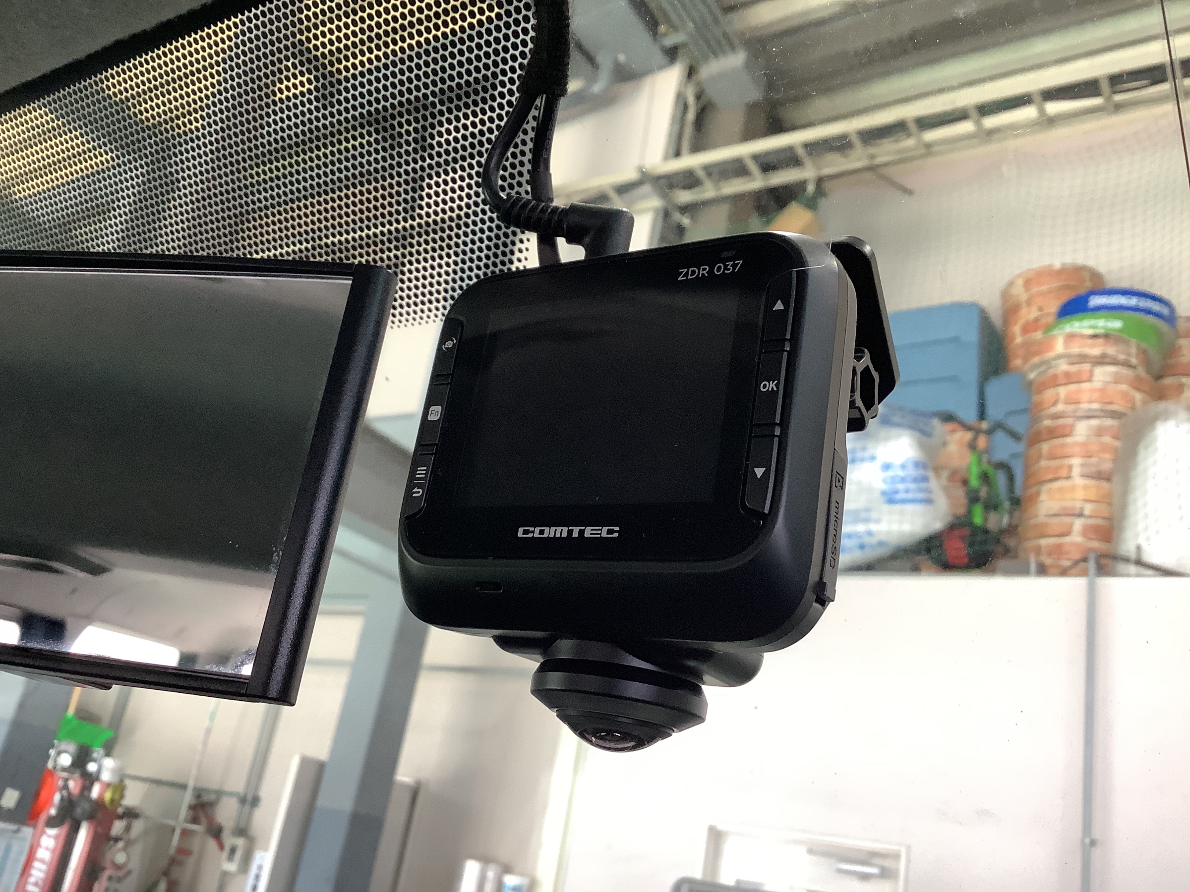 コムテック ZDR037 取付！！！ | 店舗おススメ情報 | タイヤ館 ルート