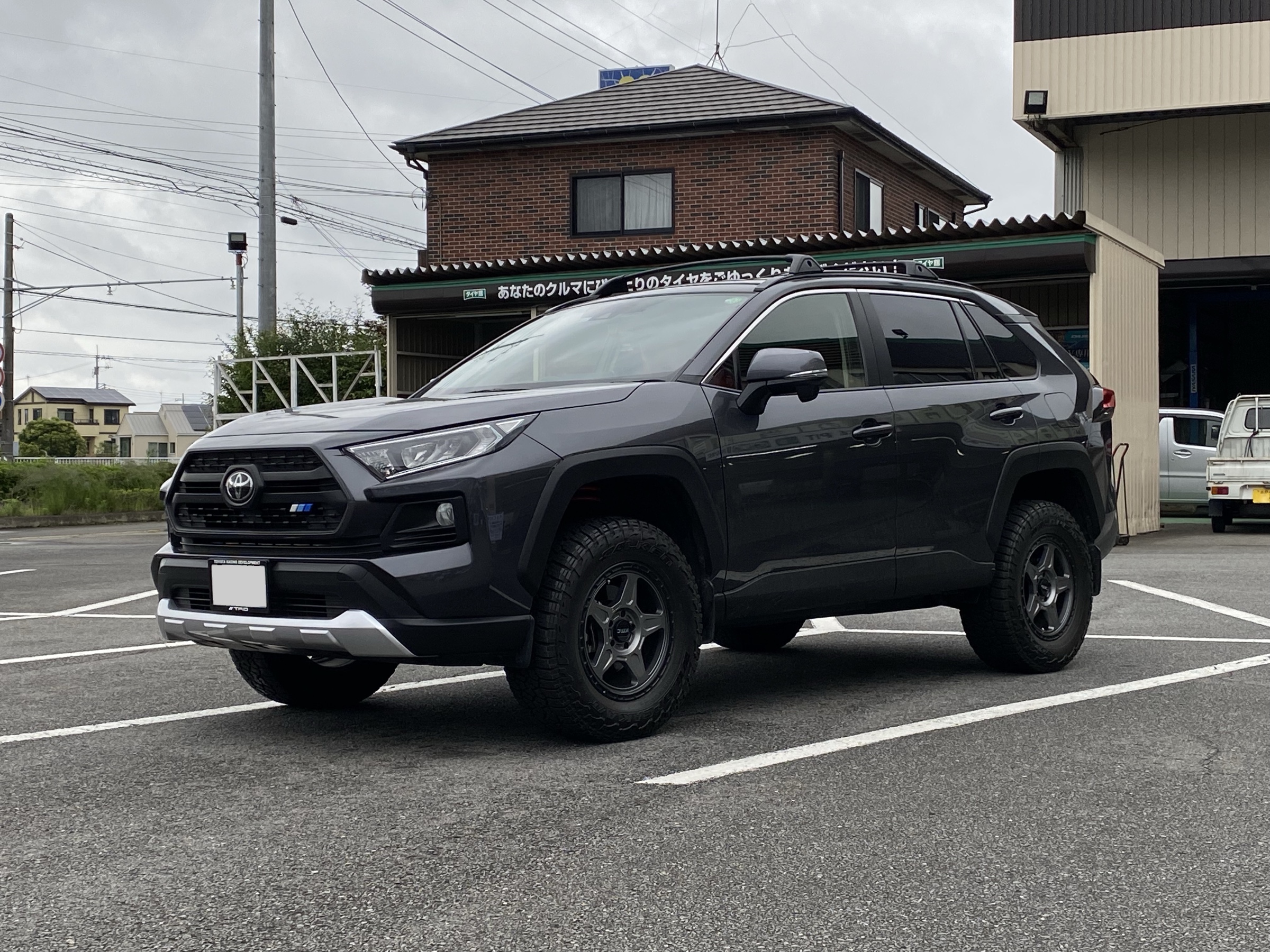 RAV4 【ACC イージーアップ 取付】 | 店舗おススメ情報 | タイヤ館