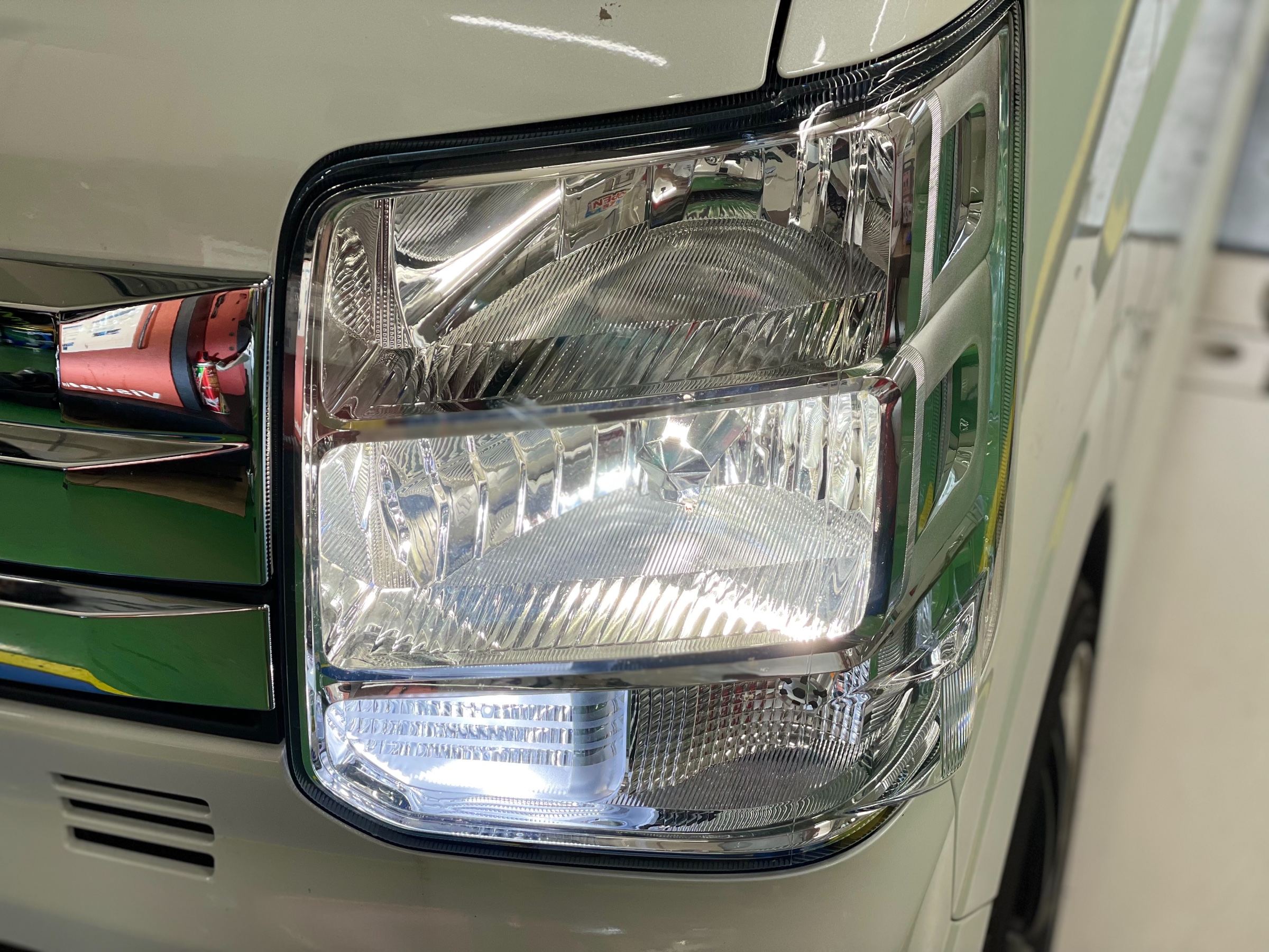 スズキ エブリイワゴン DA17W ヘッドライトバルブHID取付 | 店舗お