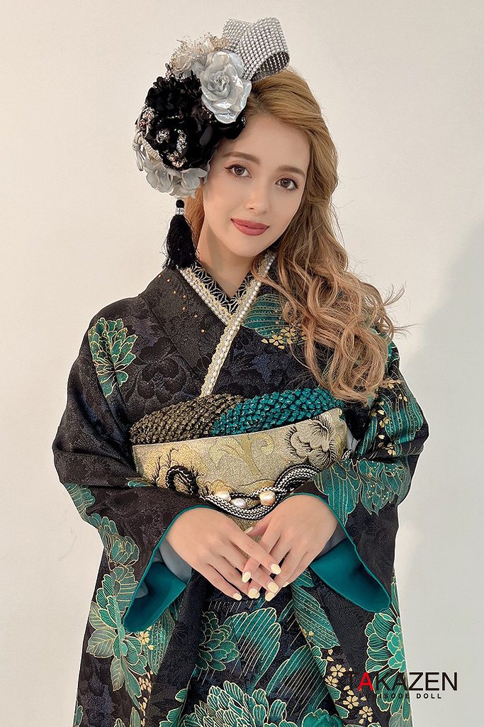 クール系 黒/緑 牡丹柄 目立つ ギャル振袖 派手 かっこいい モード