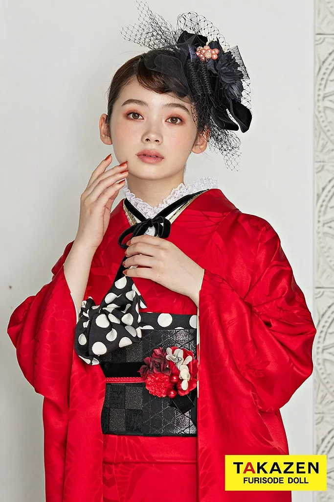 レトロ 赤無地 正絹 シンプル 目立つ 誰とも被らない振袖 個性派 派手