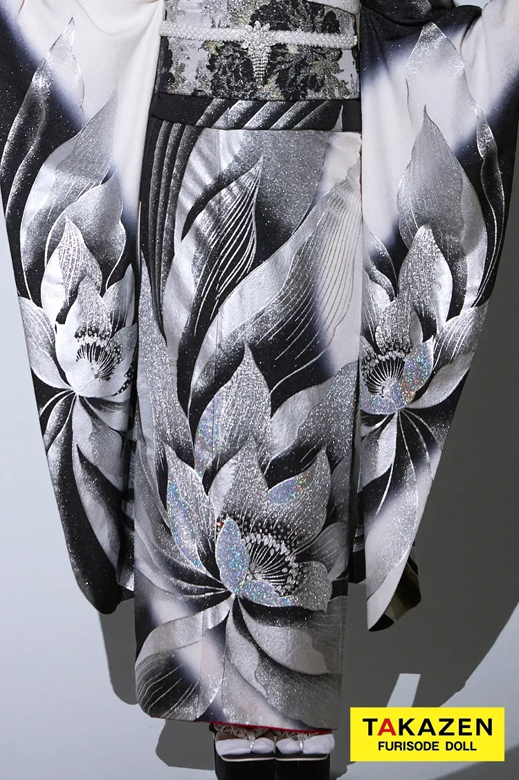 モード 黒/シルバー 牡丹柄/大柄 派手 クール系振袖 キラキラ