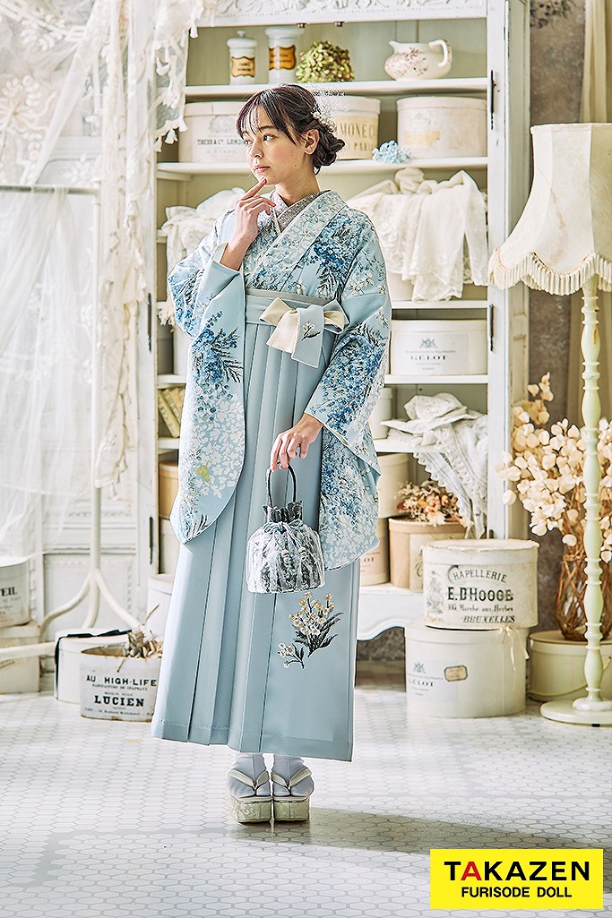 玉城ティナ×紅一点ブランド袴 くすみピンク/淡い色 薔薇柄 くすみ