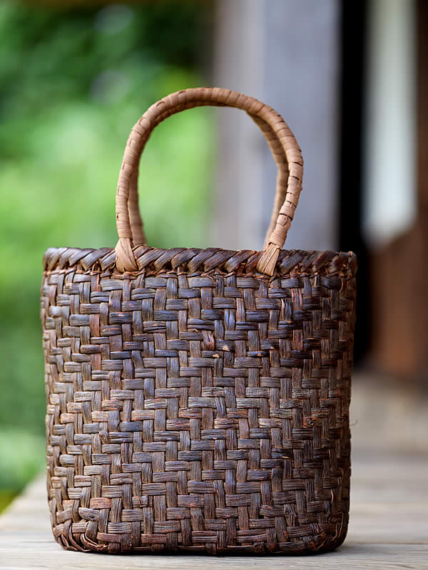 山葡萄手提げ籠バックの心 - 竹虎四代目がゆく！