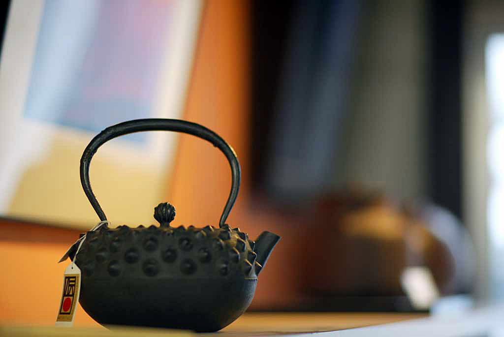 逸品作 鬼あられ 藤枝工房 南部鉄瓶の一つの鋳型で一個しか出来ない品