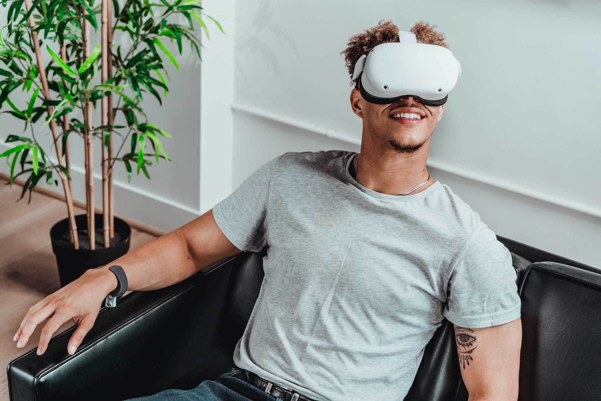 Tap Systems Launches TapXR - A Wrist Worn Keyboard/Controller For