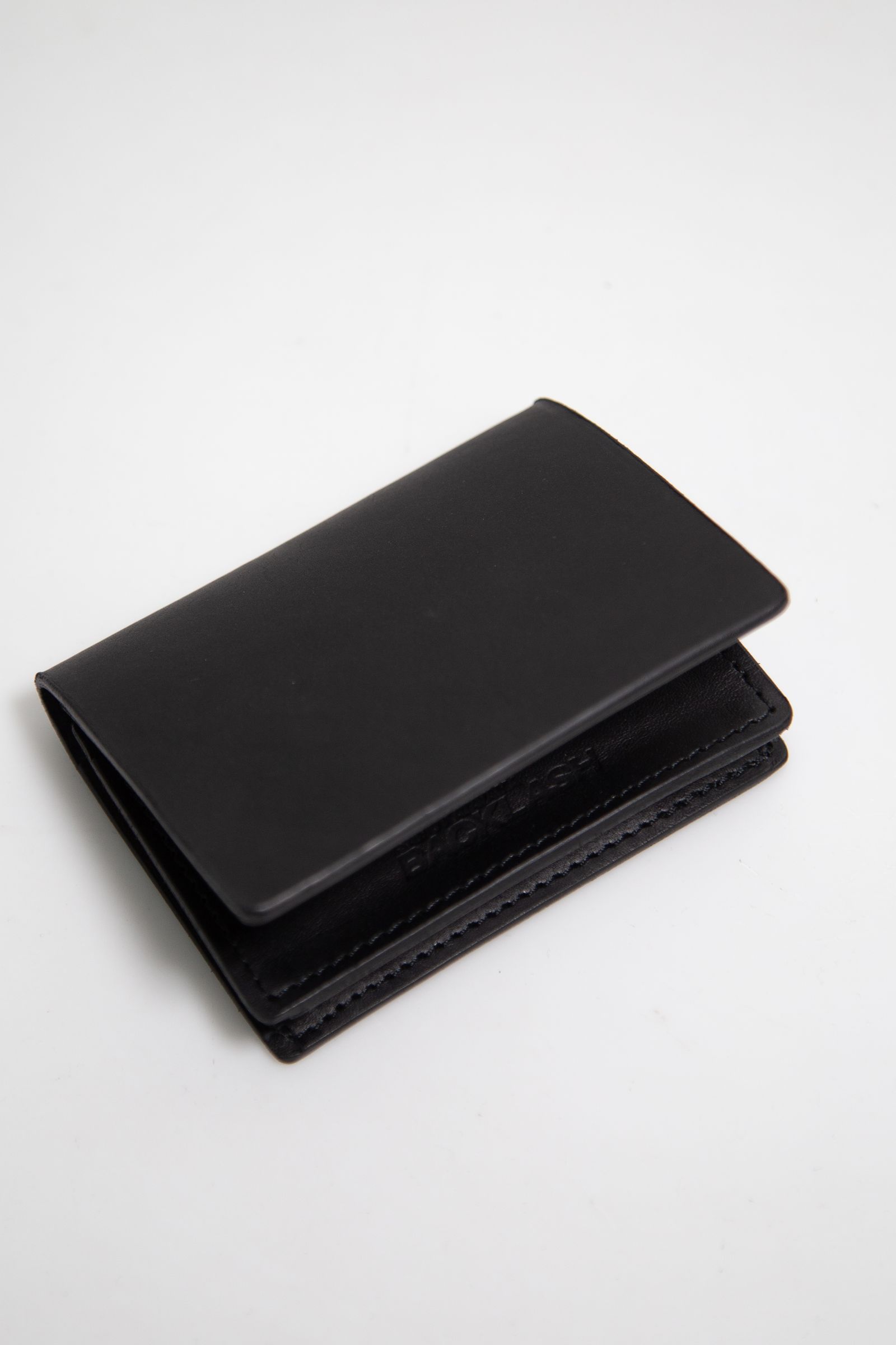 ISAMU KATAYAMA BACKLASH - GUIDI CALF CARD CASE / ブラック | Tempt