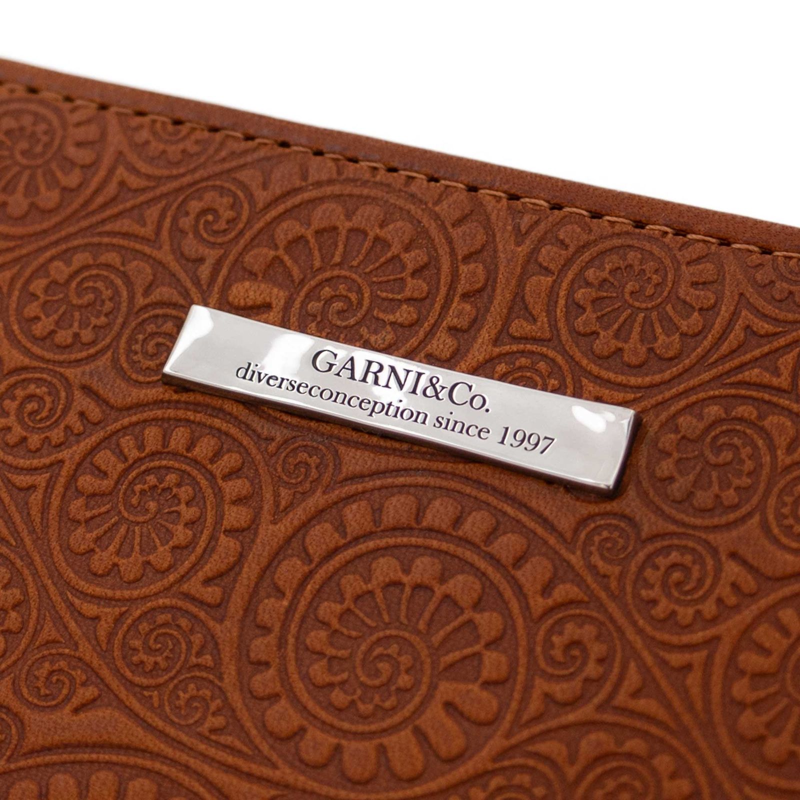 GARNI - Vine Pattern Zip Long Wallet / ブラウン | Tempt