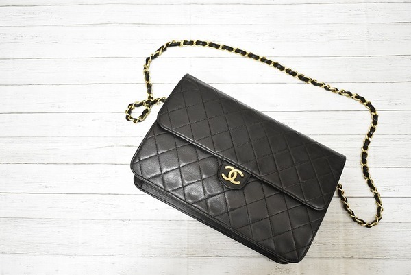 CHANEL /シャネル】より90sヴィンテージマトラッセショルダーバッグが