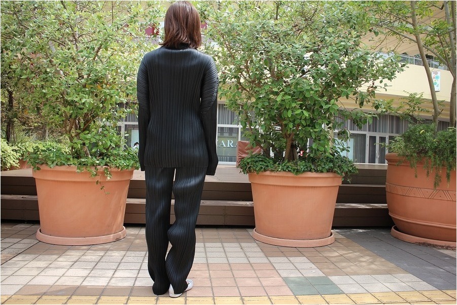 ISSEY MIYAKE / イッセイミヤケ】プリーツセットアップ入荷いたしまし