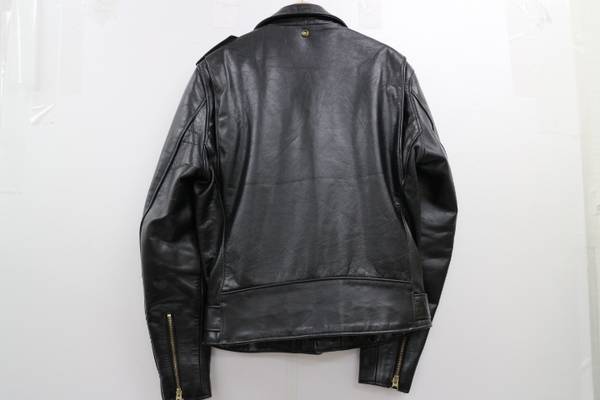 Schott×24karats』!?異色で希少な2タッグ!![2018.01.08発行]｜トレ