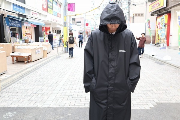 VETEMENTS／ヴェトモン】より19AWレインコートが入荷致しました