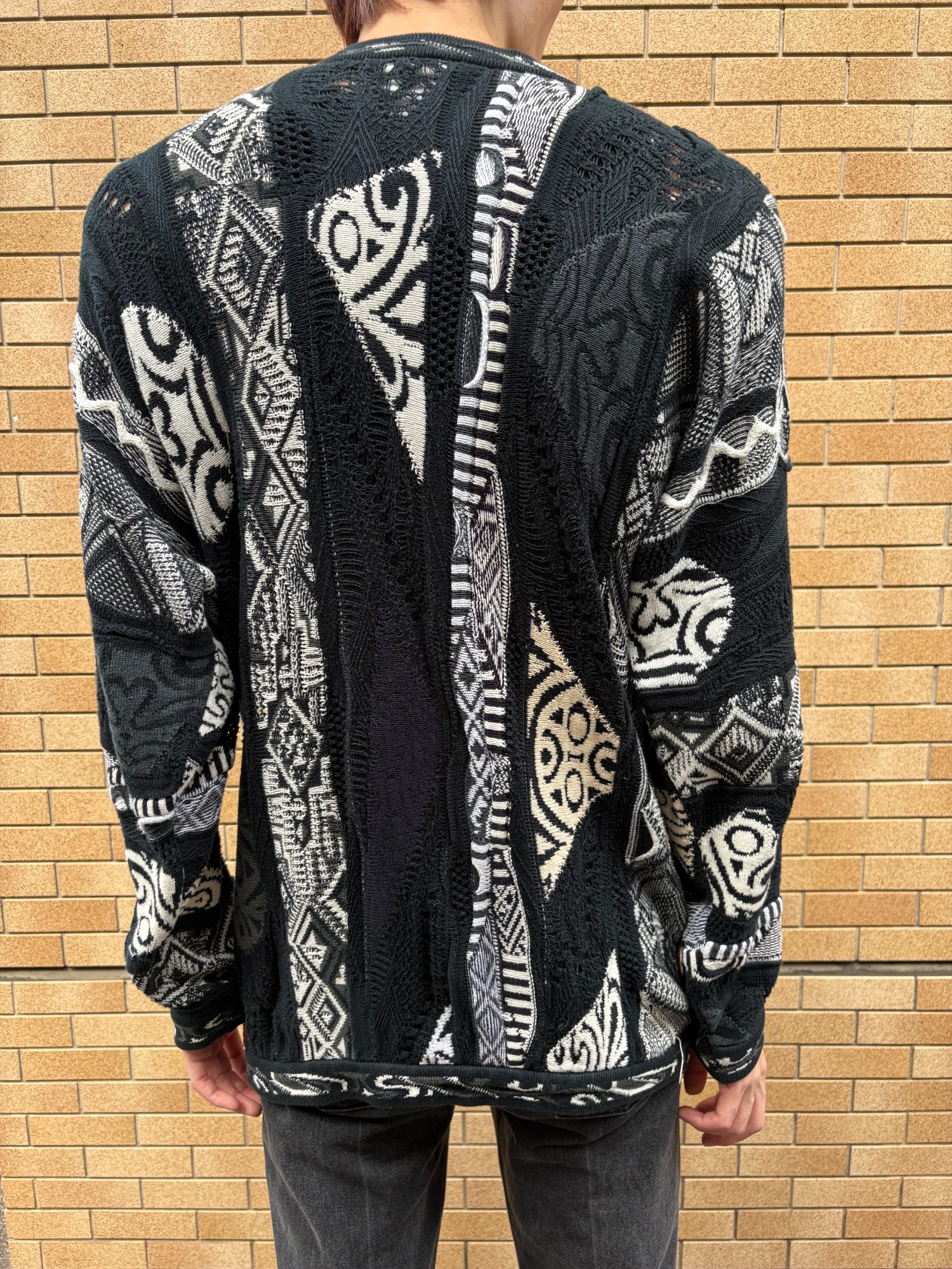 Coogi/クージー】よりヴィンテージ3Dニット2点を買取入荷いたしました