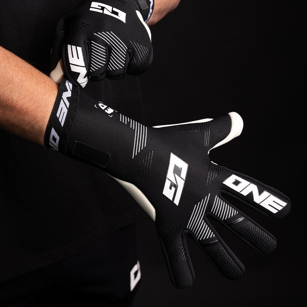 Junior OG1 Midnight | Martin Dúbravka's Goalkeeper Gloves | One