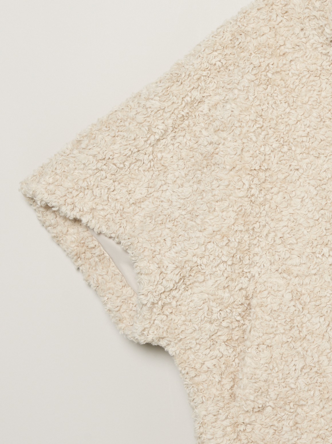 Millie】Poodle boa poncho｜スリードッツ オフィシャルオンラインショップ