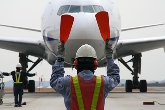 グランドハンドリングコース - 学科紹介 - 専門学校東京ホスピタリティ