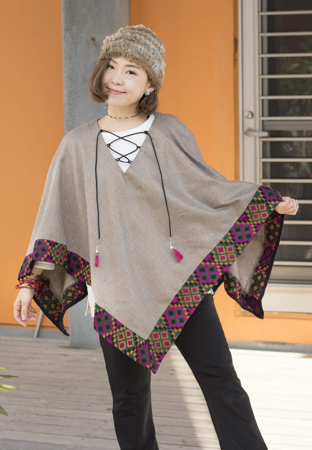 トライバルフリンジの三角ポンチョ の通販 - TIRAKITA.COM