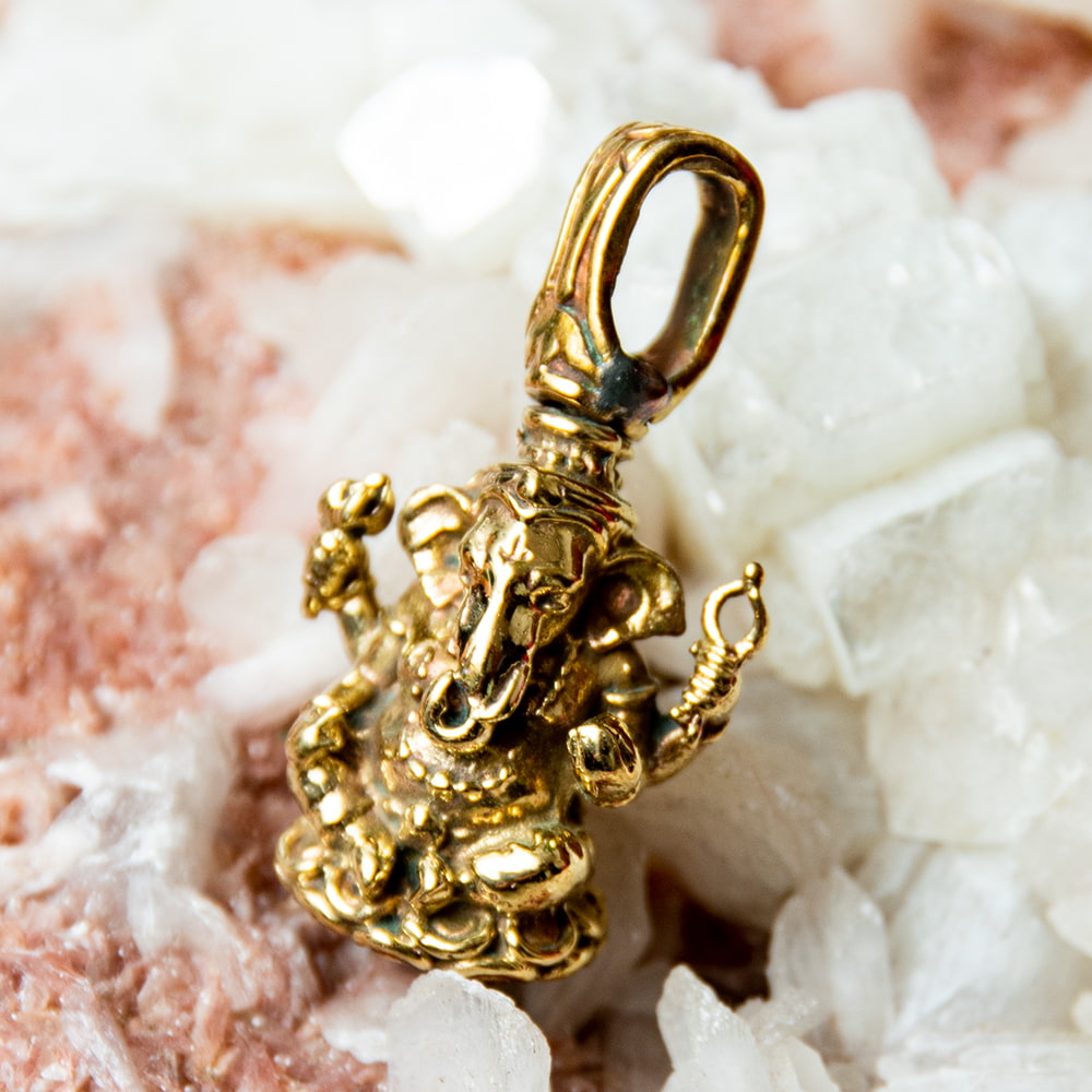 ガネーシャのペンダントトップ【紐つき】 の通販 - TIRAKITA.COM