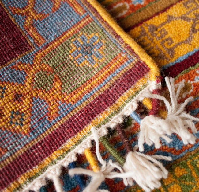 手織りのインド絨毯【約123cm x 約80cm】 の通販[送料無料] - TIRAKITA.COM