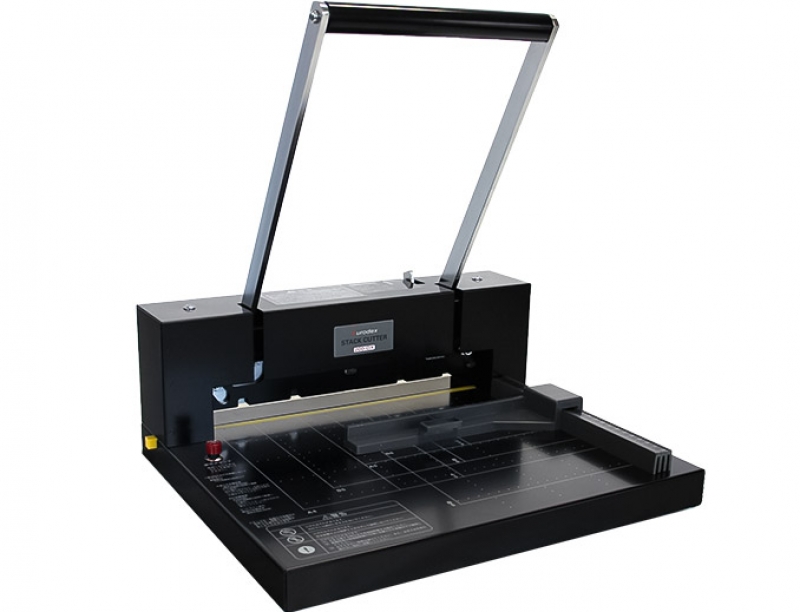 裁断機「STACK CUTTER 200-DX」 Amazon.co.jp: DURODEX 自炊裁断機 ブラック 200DX : ホーム＆キッチン
