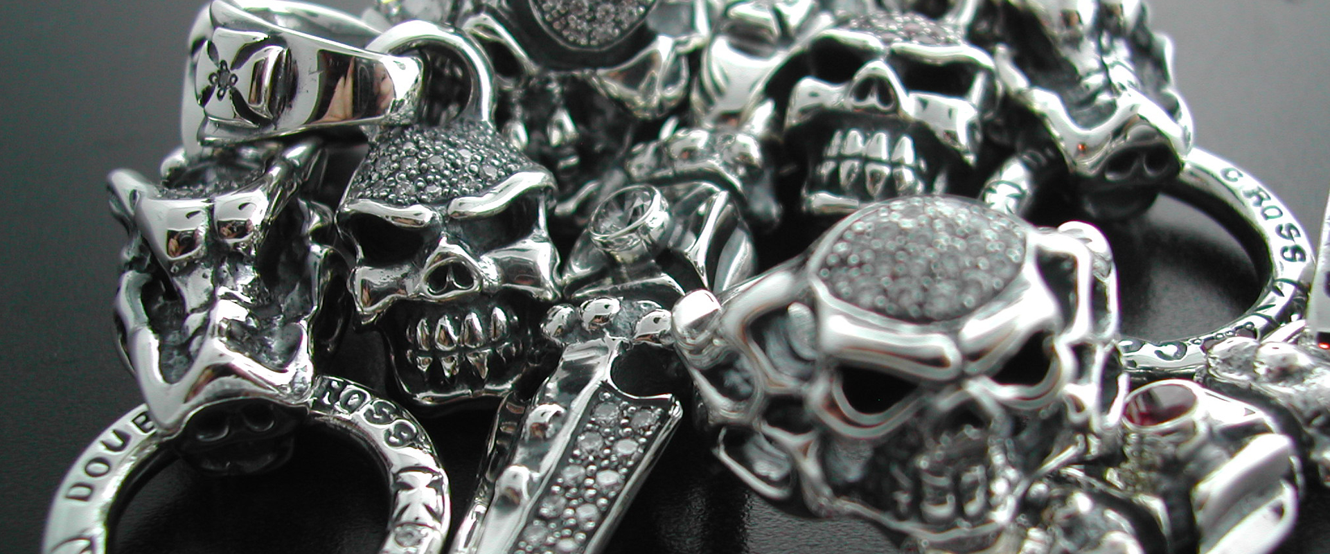 トラヴィスワーカー公式サイト｜TRAVIS WALKER