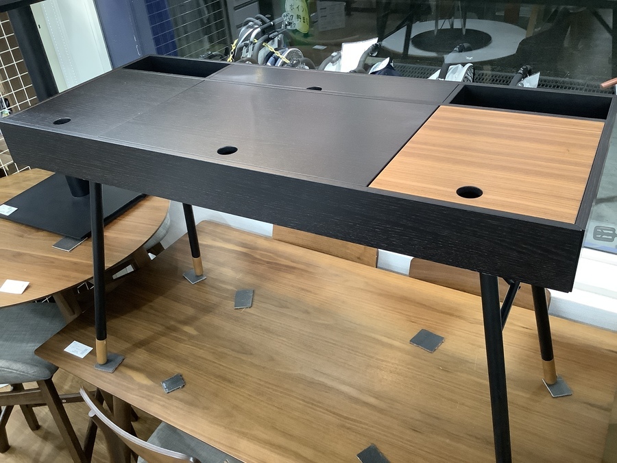 BoConcept/ボーコンセプト】スタイリッシュで機能的なワークデスク入荷