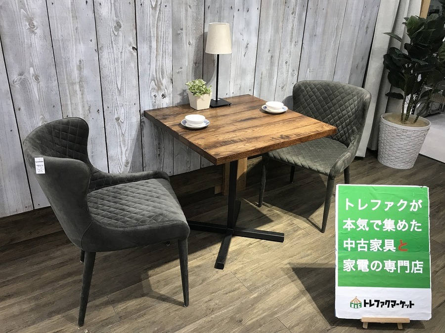 Moda en Casa（モーダエンカーサ）】ベルベッド素材のダイニングチェア