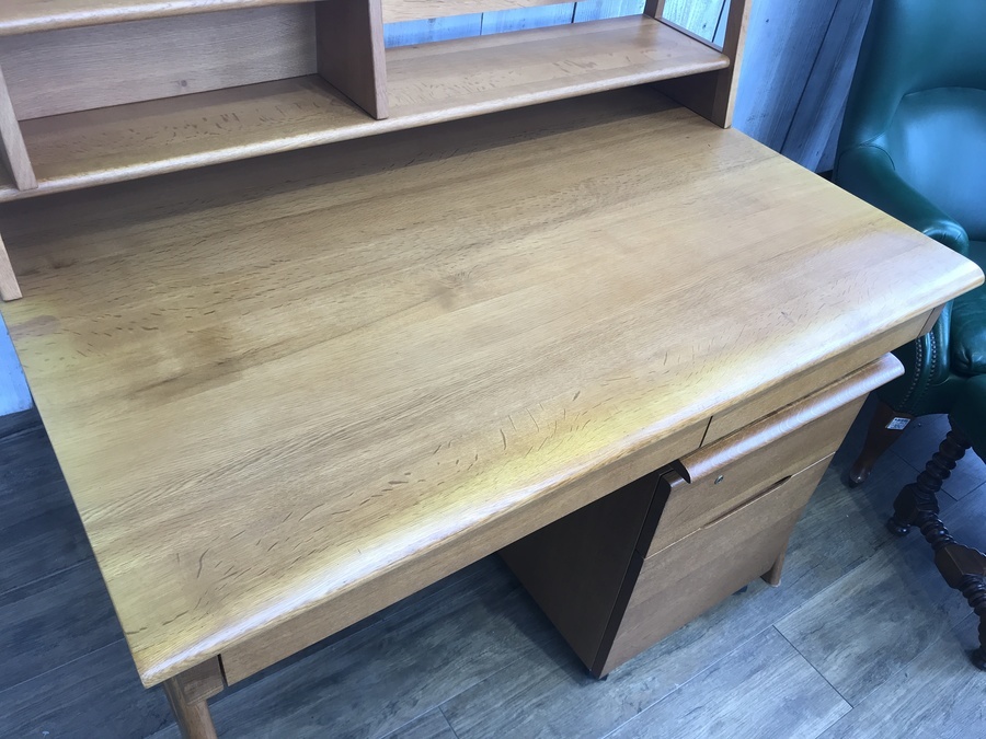 飛騨産業】無垢材天板を使用したやさしい学習机（beginシリーズ）が