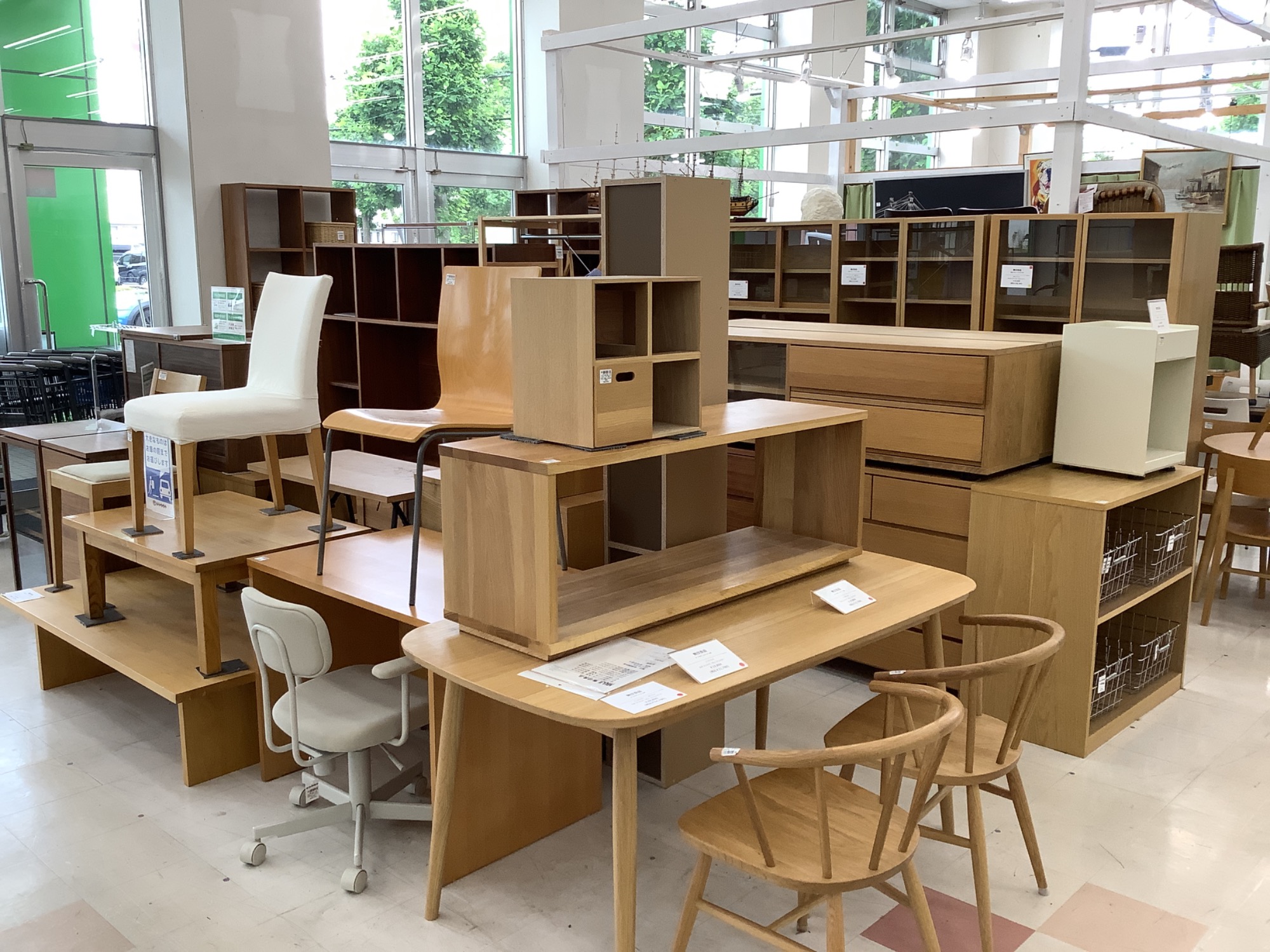 無印良品】子供から大人まで長く使えるシンプルなデザインの無垢材