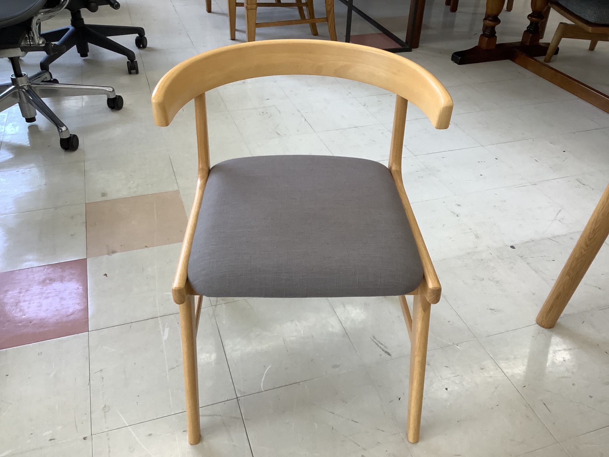 新入荷情報】unico(ウニコ)SOLK(ソルク)シリーズのダイニングテーブル