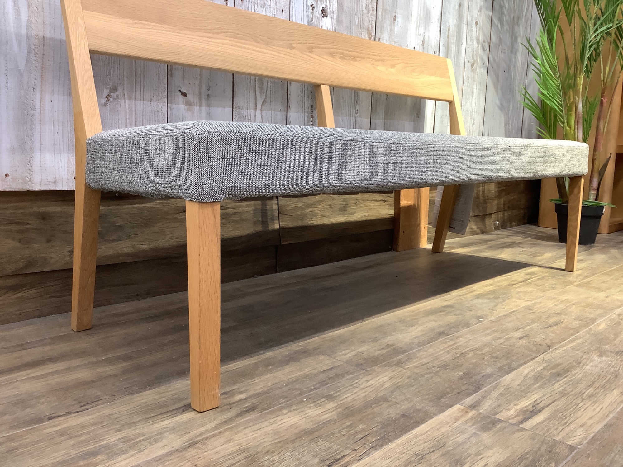 karimoku（カリモク）】シンプルでダイニングのベンチとしても使える