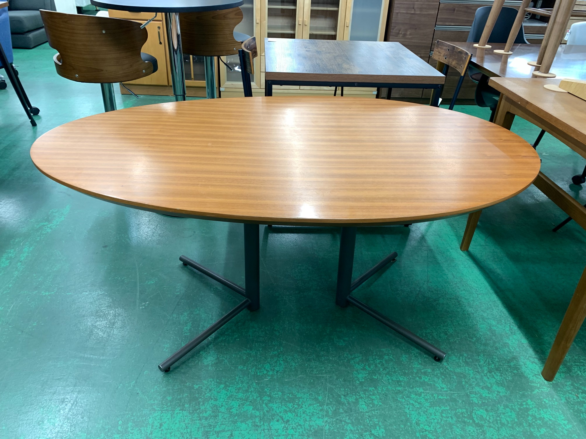 ACTUS/アクタス】OWN-F /オウンエフ ダイニングテーブル のご紹介です