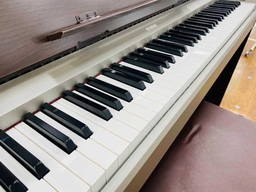 YAMAHA(ヤマハ)のスリムな電子ピアノARIUS（アリウス）入荷です