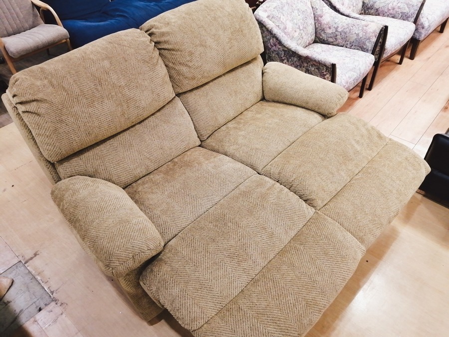 アメリカ製！LANE(レーン社) 2人掛けリクライニングソファーが入荷しま