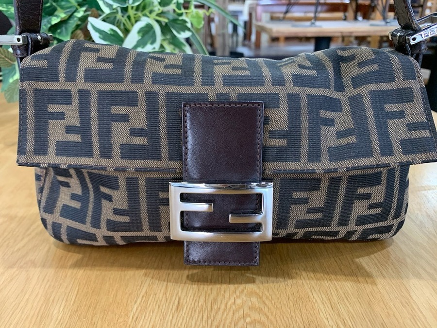 FENDI（フェンディ）ズッカ柄マンマバケットが買取入荷致しました