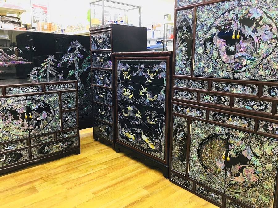 七色に光り輝く螺鈿家具コーナーのご紹介♪【川崎野川店】｜2018年02月