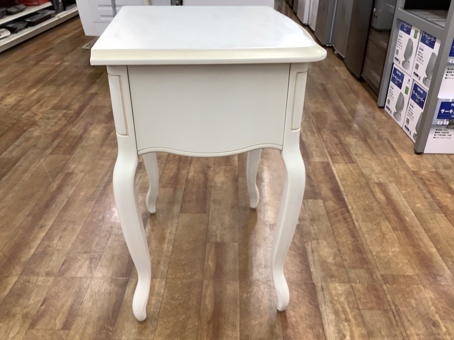 LAURA ASHLEY(ローラ アシュレイ) サイドテーブルを買取入荷！【川崎