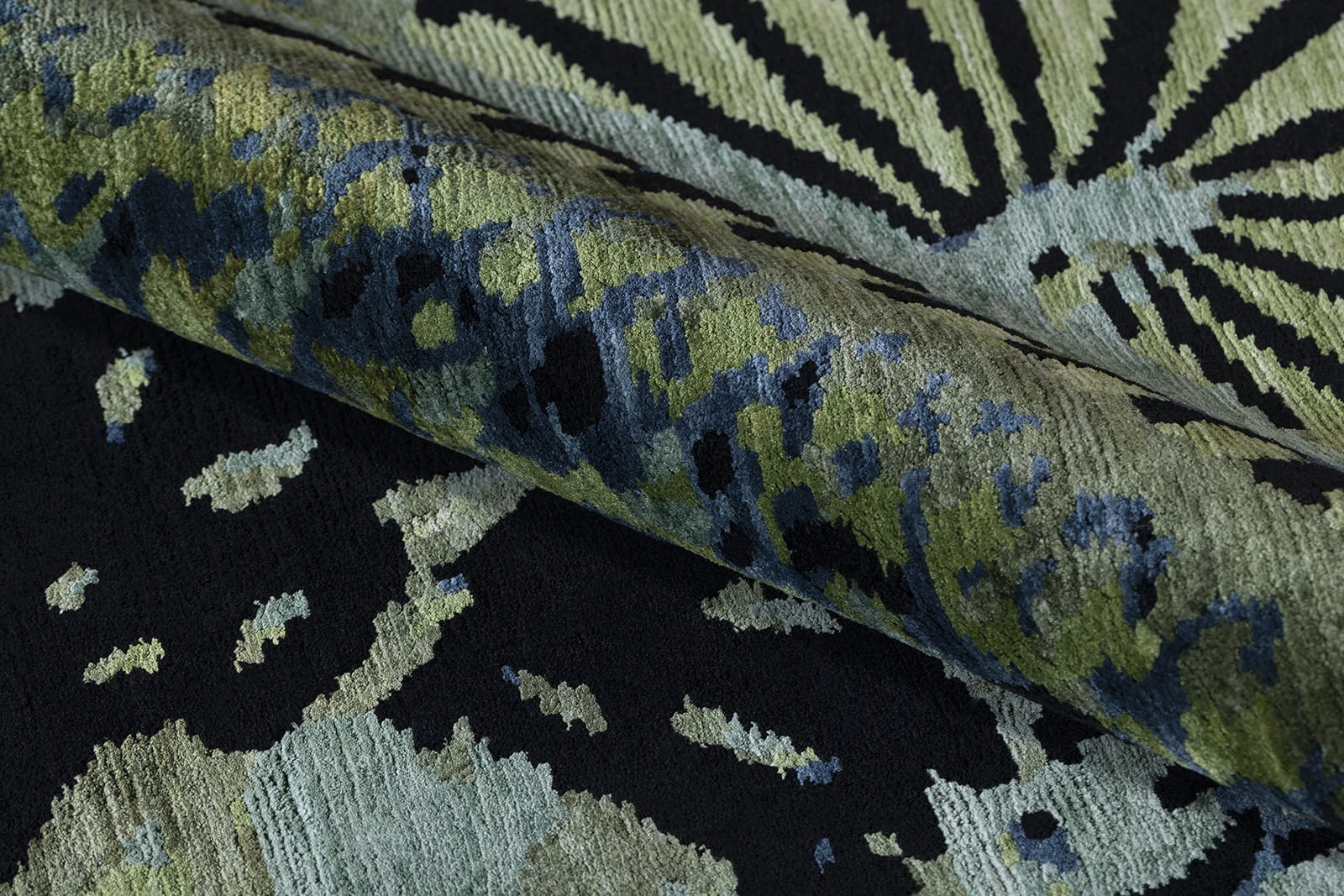 Kaida Emerald Green Silk and Wool Rug | Tufenkian Artisan Carpets