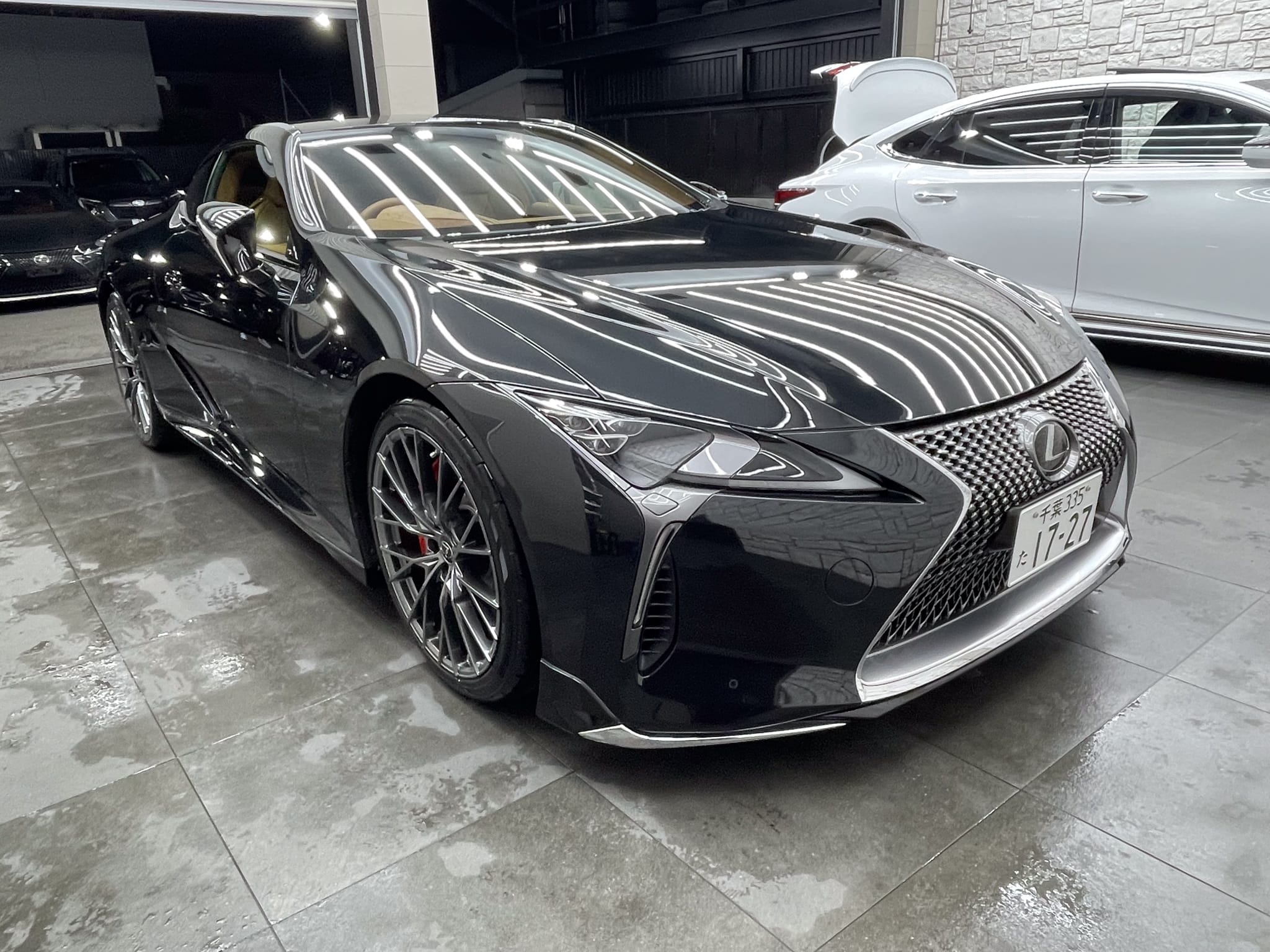 株式会社 UNIVERSAL HOLDINGS (Universal Star)