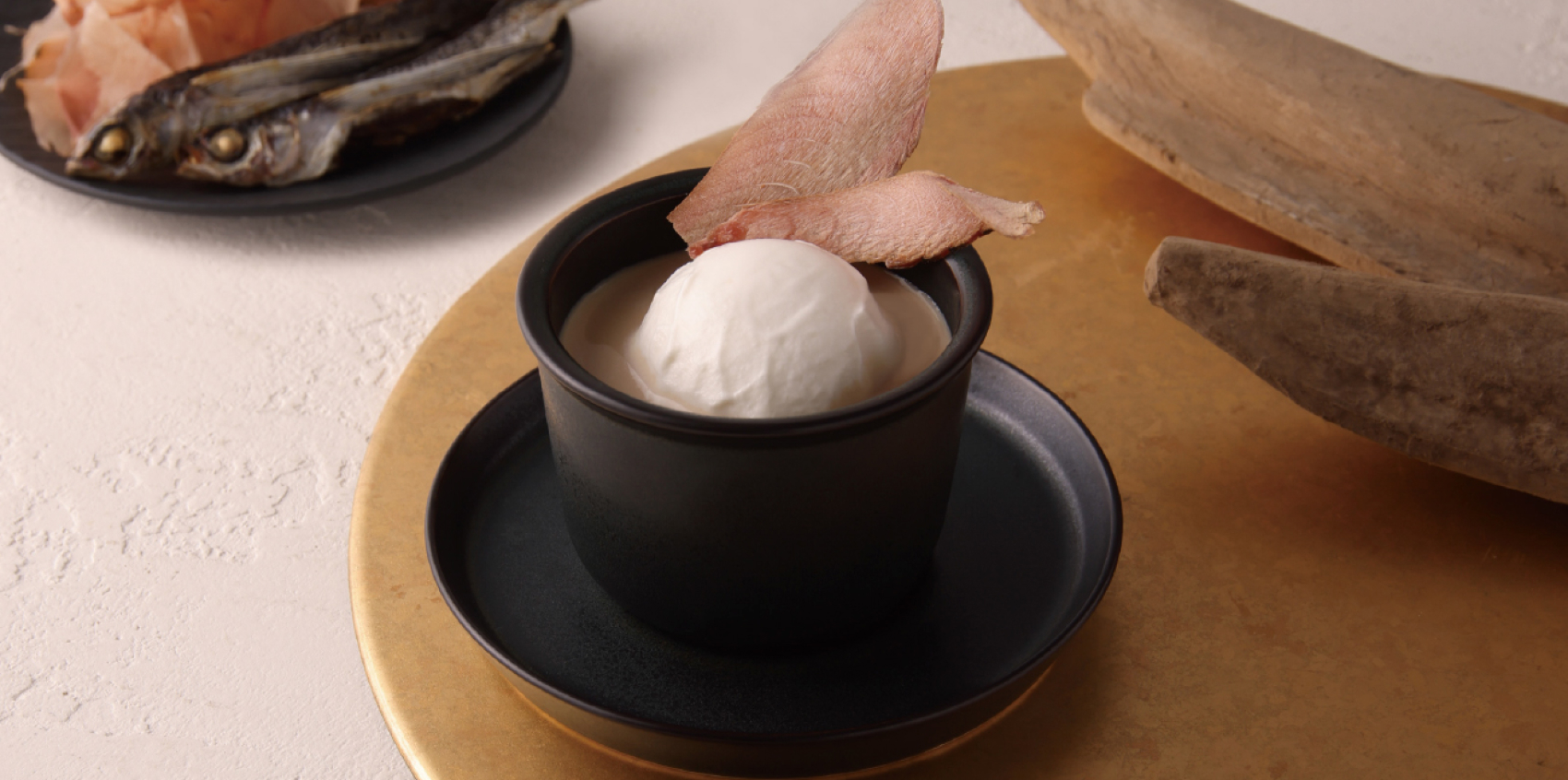 上島珈琲店がコーヒーの可能性に挑戦。新年にふさわしい新メニュー『鰹