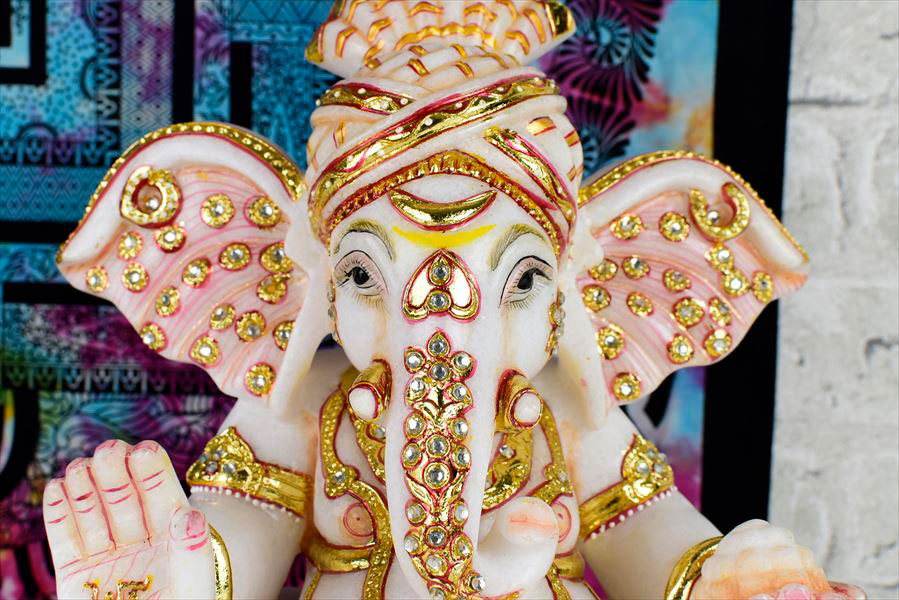 特級品 ガネーシャ像 大理石 置物｜彫刻とペイントが美しい｜アップ